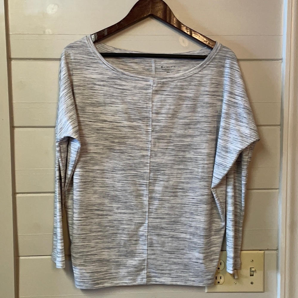 Athleta Gray/White Blend Long Sleeved Pull Over Size XXS.